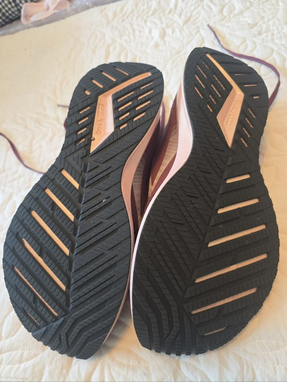Brooks Levitate 4 Women's Size 11.5 Burgundy Plum Running Shoes